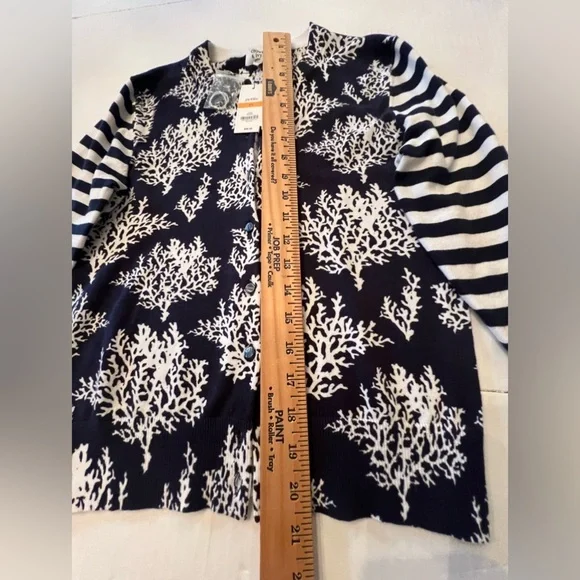 CROWN & IVY LIGHT WEIGHT SWEATER, NAVY AND WHITE. SIZE PETITE SMALL - Picture 6 of 9